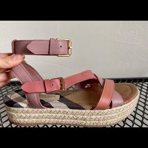 BURBERRY LIKE NEW CLOSING OUT SALE